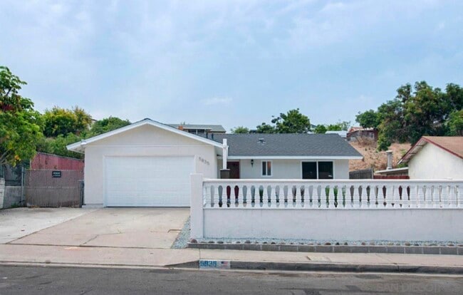 Photo - 5835 Division St