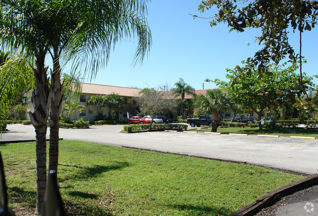 Royal Palms Apartments - Royal Palms Apartments