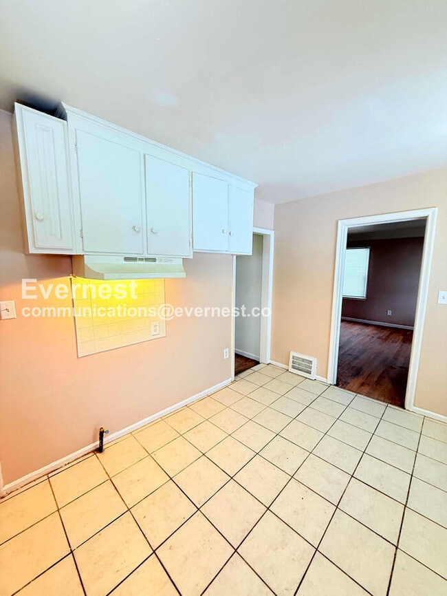 Photo - 8431 Rosemont Ave