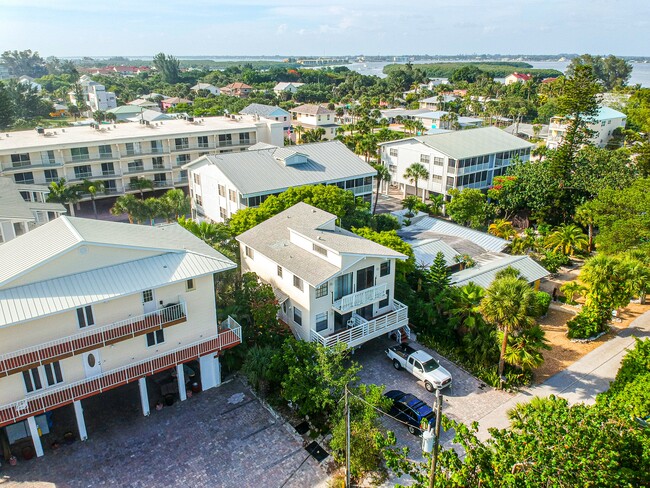 Photo - 60 Beachcomber Ln