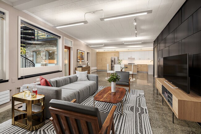 Building Photo - 2562 Dexter Ave N