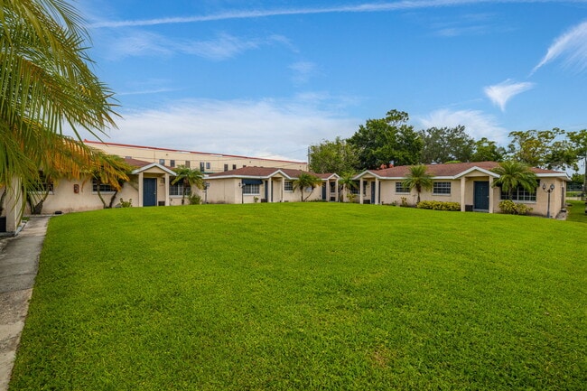 Villas of Legends Field South