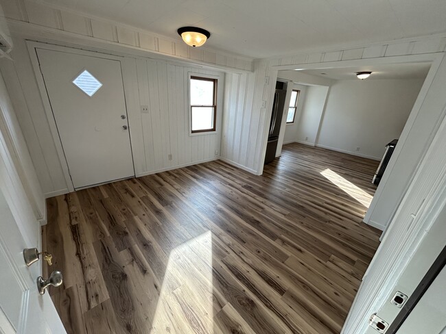 Building Photo - 515 W Vine St