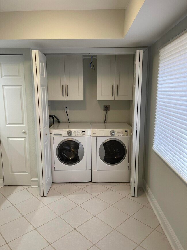 Photo - 1660 12 Oaks Way Unit 203