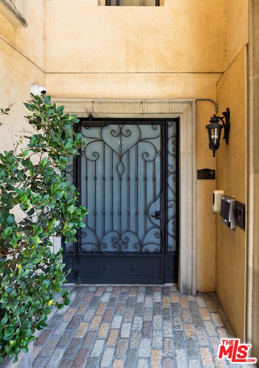 Photo - 155 N Hamilton Dr Unit 102