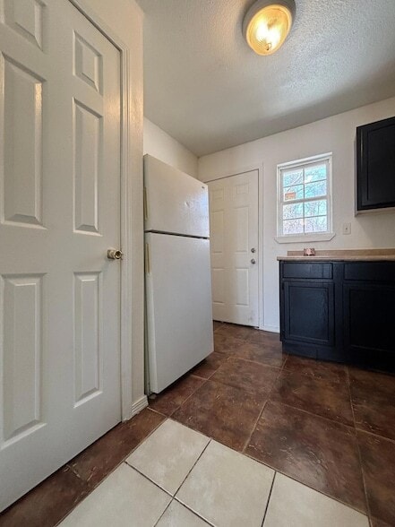 Photo - 921 N Fulbright Ave