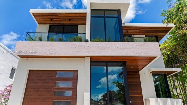 Photo - 345 W 46th St