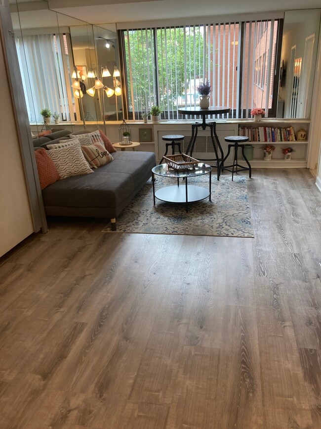 Photo - 1021 Arlington Blvd Unidad 436