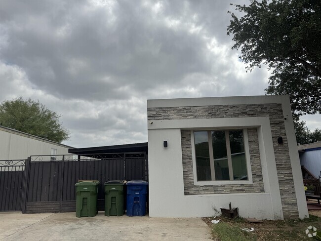 Building Photo - 8604 Superior Dr Rental