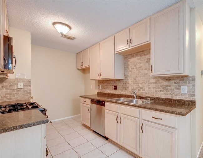 Photo - 3718 Pintan Ln