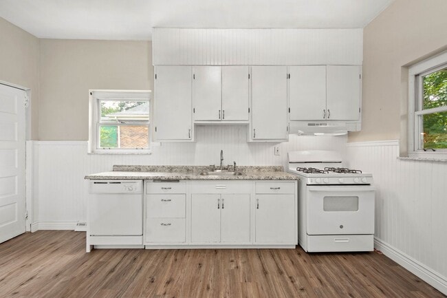 Building Photo - Stunning 3 bed, 2 bath home in Ambridge available August 15!