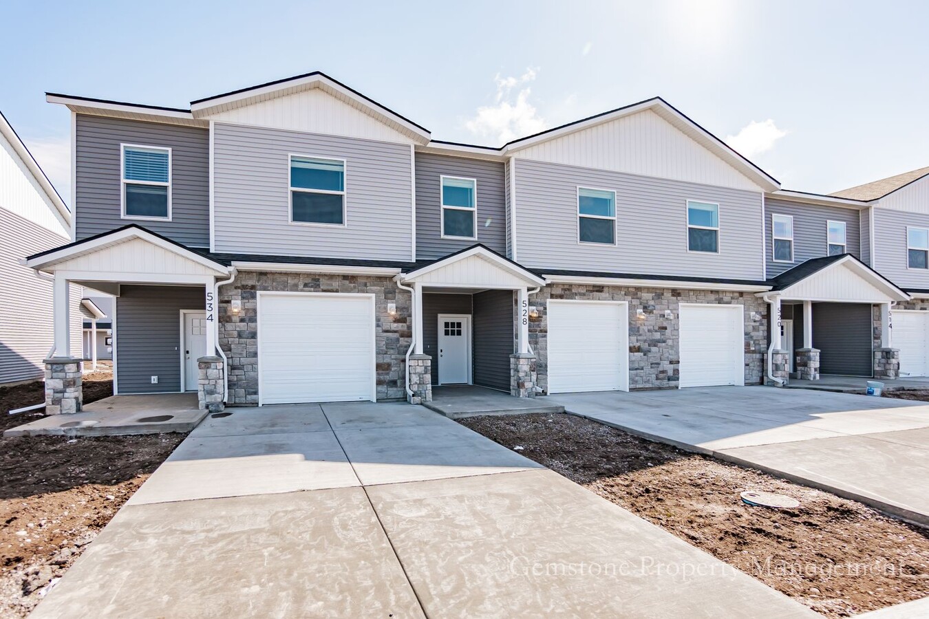 Brand New 3 Bed / 2.5 Bath Townhome in Sug... - Brand New 3 Bed / 2.5 Bath Townhome in Sug...