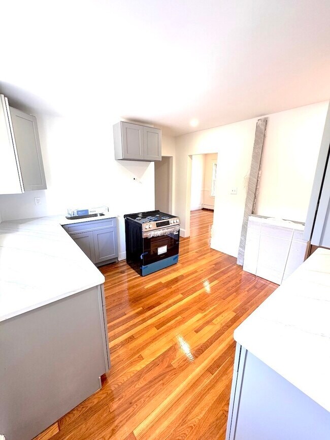 40 School Ln Unit 1