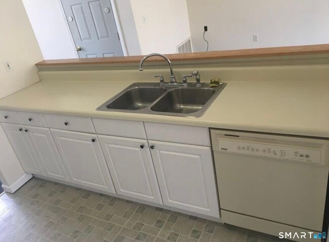 Photo - 70 Hubbard Rd Unit 23