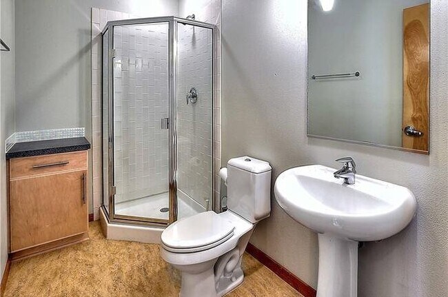 Photo - 416 S 6th Ave