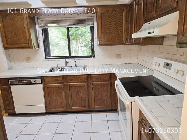 Photo - 101 Grand Plaza Dr