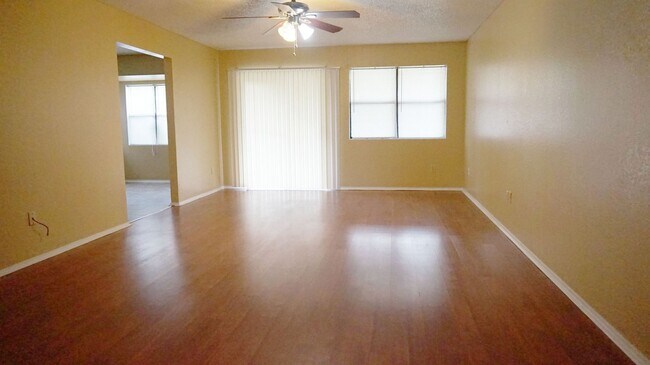 Photo - 2806 Derby Dr