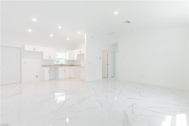 Photo - AVAILABLE NOW-TROPIC ACRES-THREE BEDROOM T...