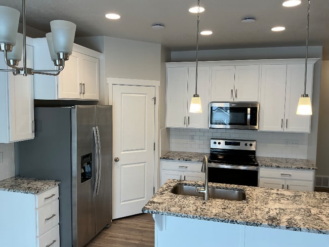 Photo - 816 N Hilltop Dr