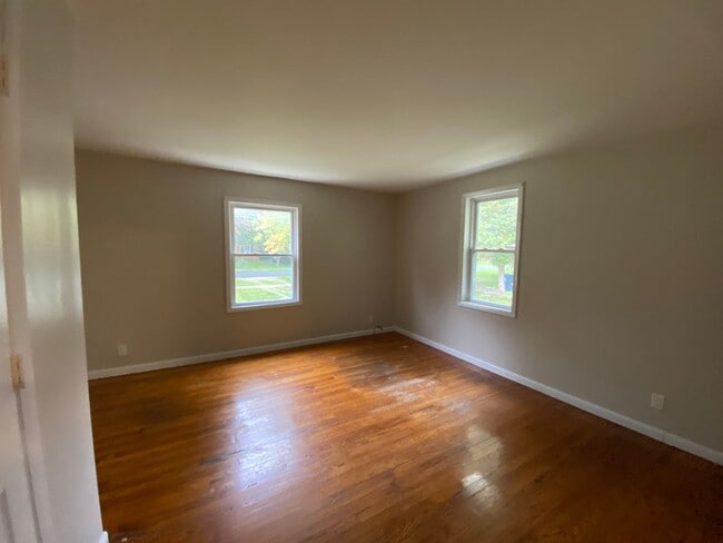 Photo - 1316-1318 Baker - Duplex located in the Ea... Unit 1318