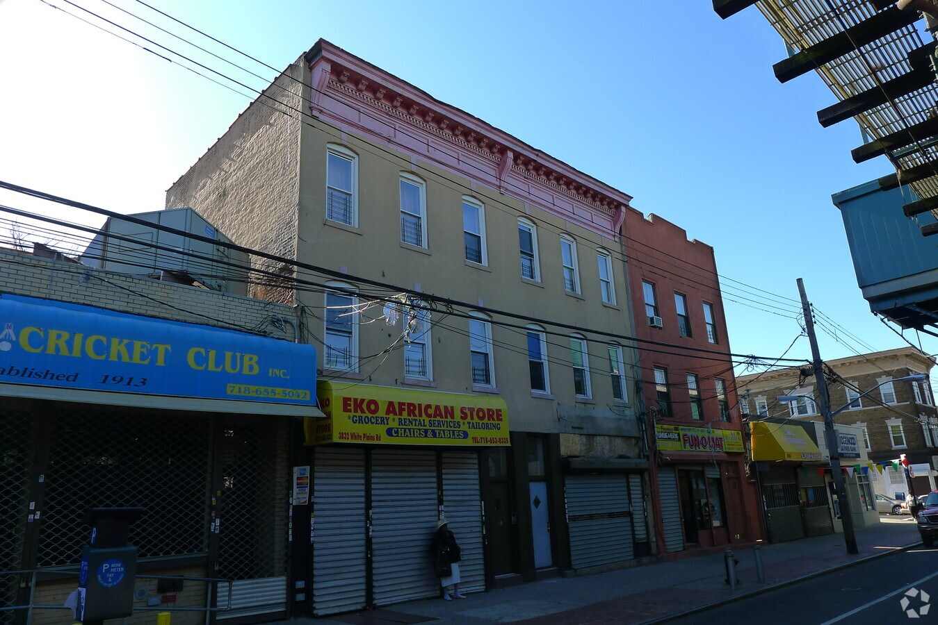 Photo - 3830 White Plains Rd Apartments