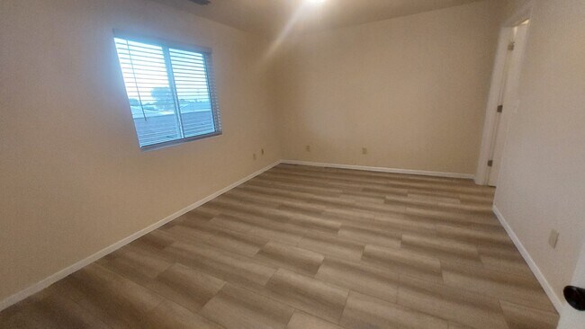 3rd Bedroom - 1713 Mamie Eisenhower Ave Unit 1717