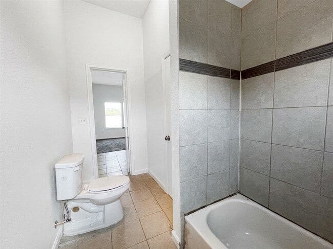 Photo - 3710 Holmes Rd