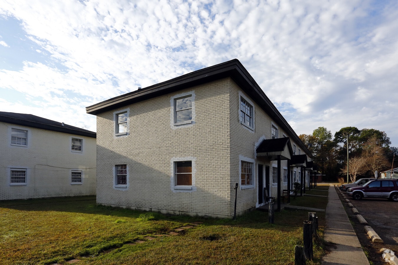 Photo - Azalea Court