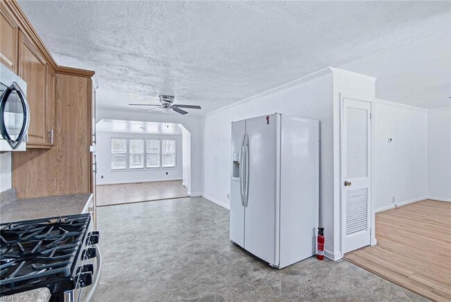 Photo - 480 Richneck Rd