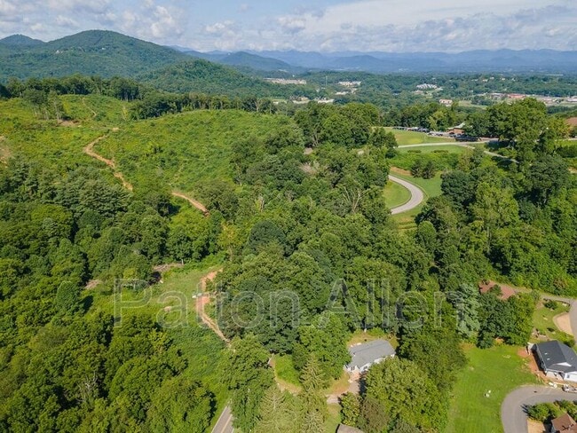 Photo - 63 Ben Lippen Rd