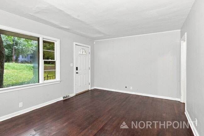 Photo - 1003 Forrest Blvd