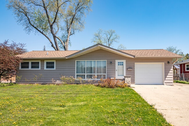 Building Photo - 597 Nash Rd