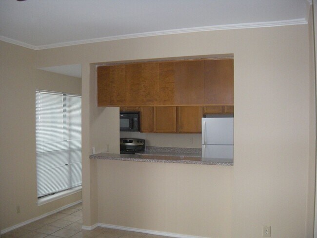 Photo - K632 - Twelve Oaks #304 Unidad 304