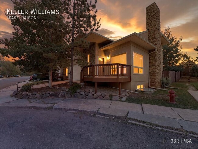 Building Photo - 701 Westwood Dr
