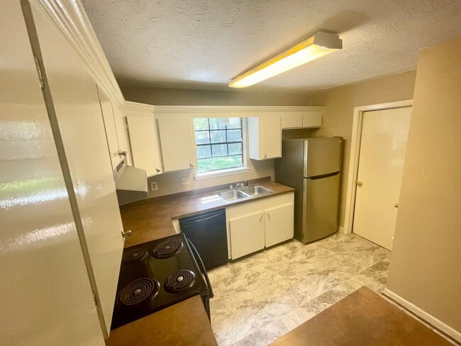Photo - 2 Bed/2 Bath Townhome for Rent in 39047!
