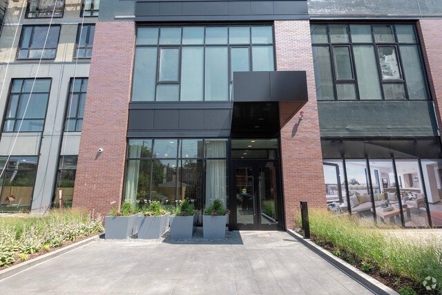Building Photo - 1640 W Division St Unit 706 Rental