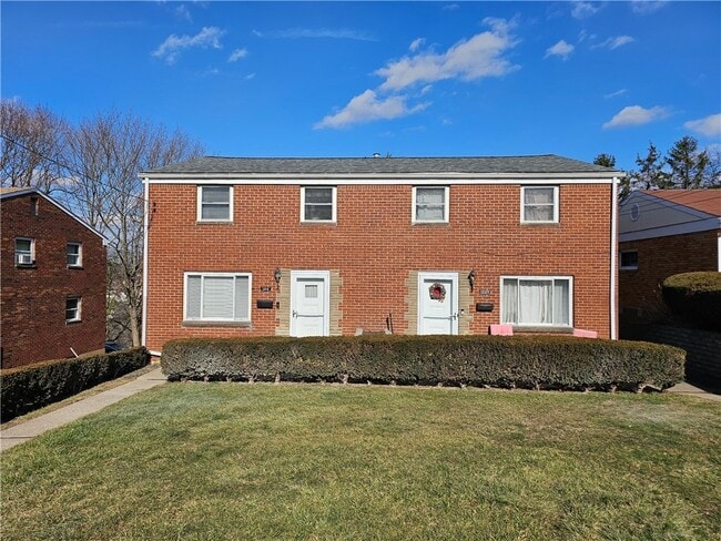Building Photo - 1213 Monongahela Blvd Unit 1213 b