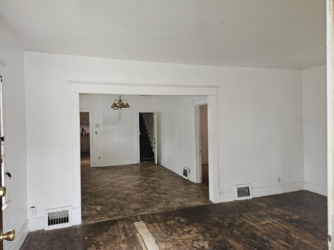 Photo - 3273 N Detroit Ave