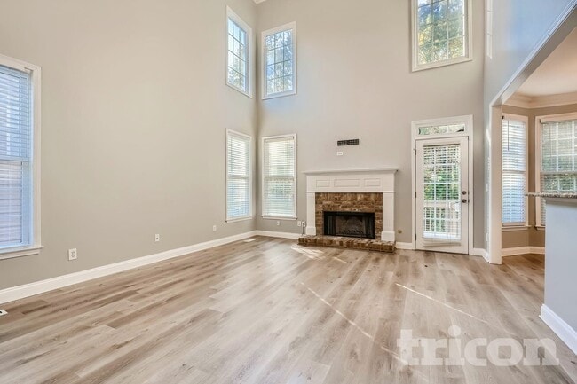 Photo - 22 Vinings Lake Dr SW