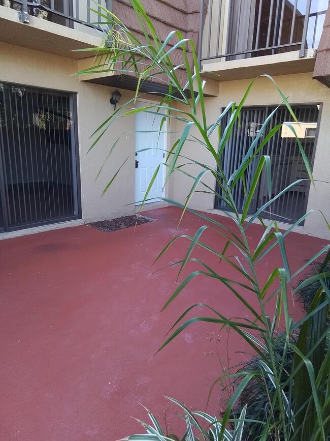 Photo - 1458 N Lawnwood Cir