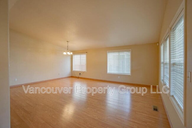 Photo - 8620 NE 90th Pl