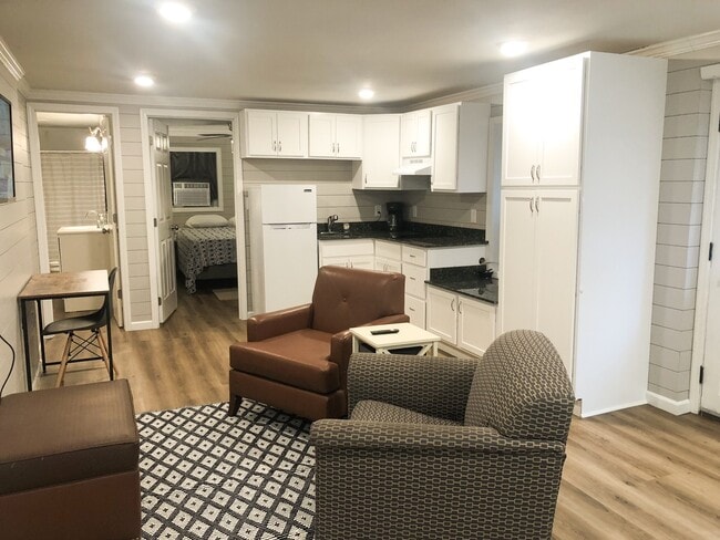 Photo - 1314 Golf Links Rd Unit B