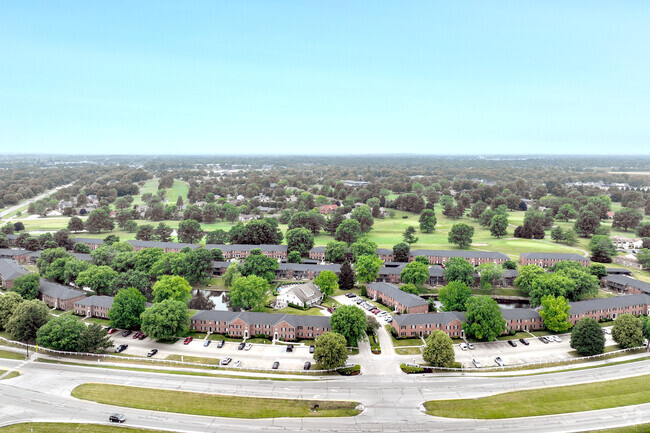 The Fairways at Valle Vista - The Fairways at Valle Vista Apartments