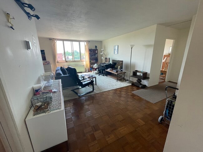 Photo - 1 E University Pky Unidad 808