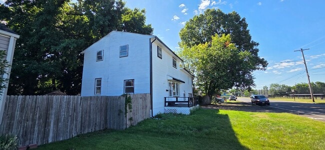 1019 Green Ln