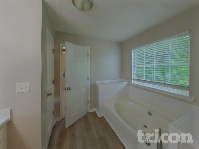 Photo - 5544 Frontier Ct