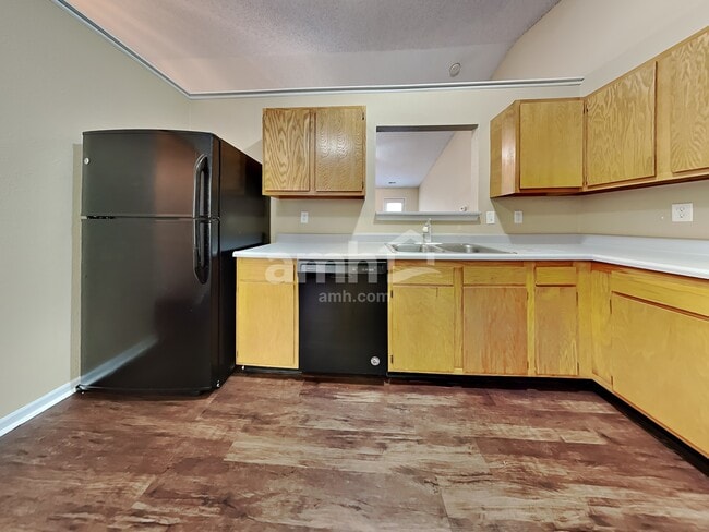 Photo - 2265 Lakecrest Dr