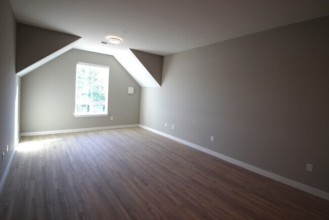 Photo - 999 Main St Unit 306