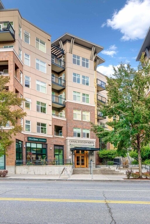 Photo - Must See Ballard Condo!!!