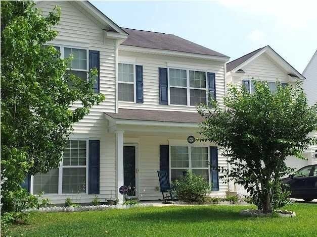 Building Photo - 4 Bedroom, 2.5 Bath Home located in Summer...